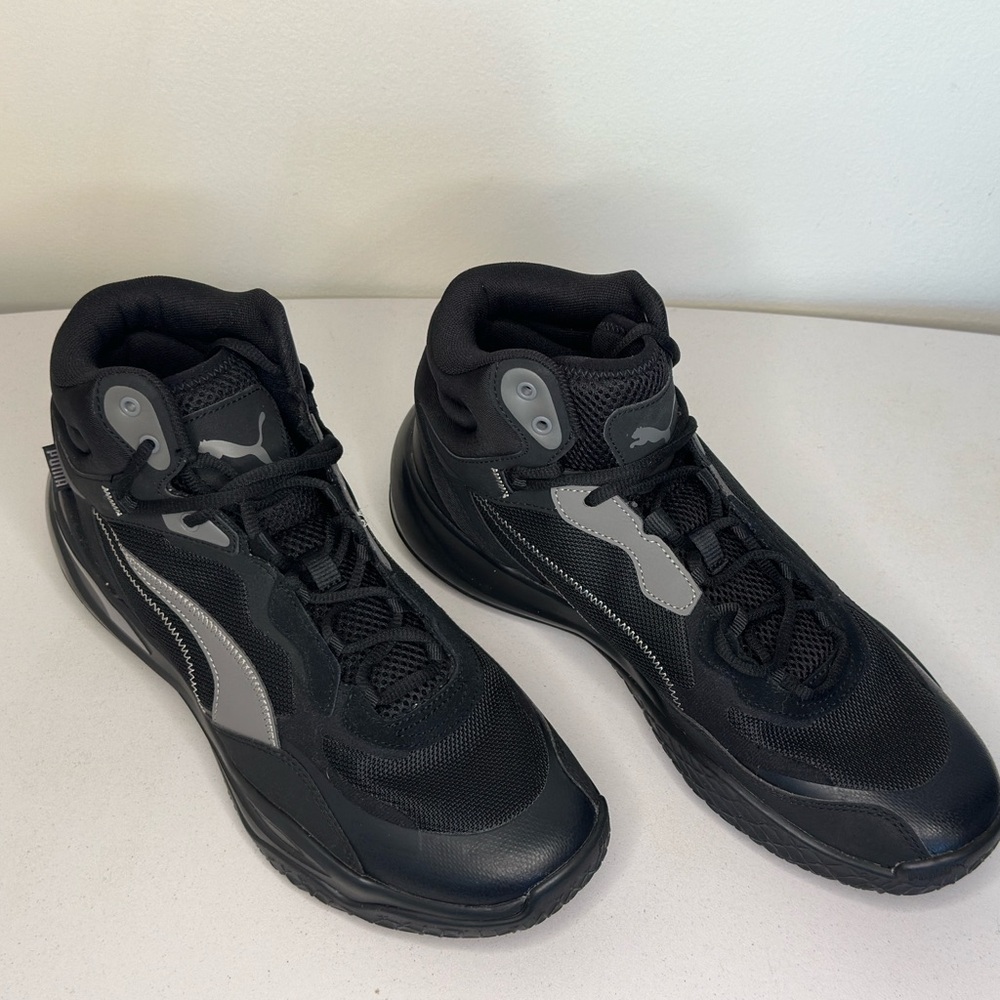 Puma Men's Black and Silver Athletic Shoes